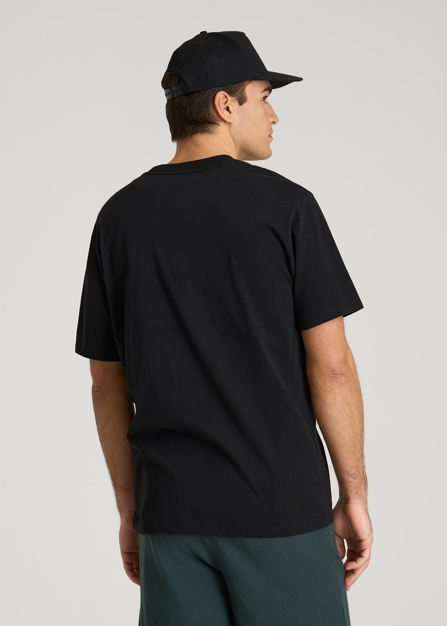 Crest Graphic Tee for Tall Men in Black